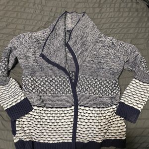 Gap chunky cable knit style cardigan sweater. Blue & white- women’s size XL